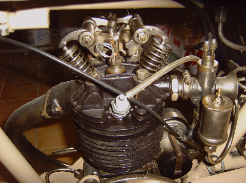 Moteur Zurcher 250cc culbuté d'une Austral Type D27 Z4