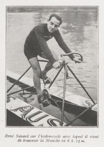 René Savard sur son hydrocycle