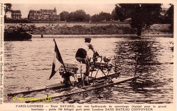 Savard sur son hydrocycle de sauvetage au départ de Paris-Londres